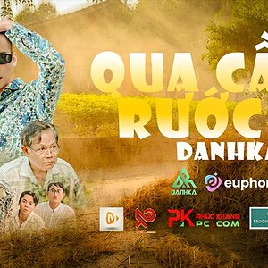 DANHKA | QUA CẦU RƯỚC EM | OFFICIAL MUSIC VIDEO | Anh bắc cái ghế để ngóng trong em về